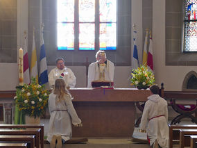 Lumen Christi - Auferstehungsmesse in St. Crescentius (© Karl-Franz Thiede)
